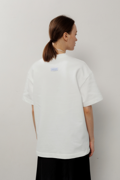 Футболка вільного крою з цупкої тканини