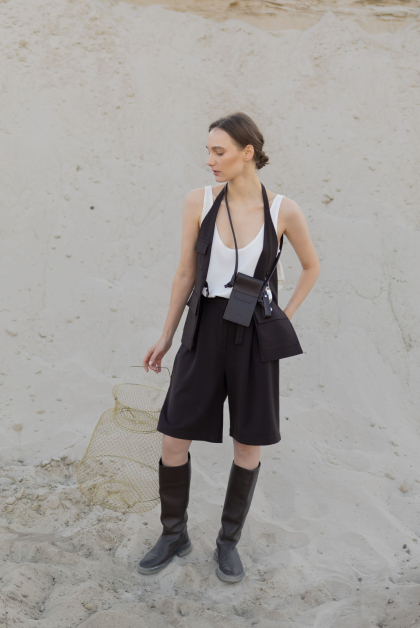 Шкіряна сумка-чохол у кольорі темний шоколад