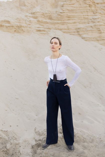 Штани палаццо з декоративним поясом у кольорі navy blue