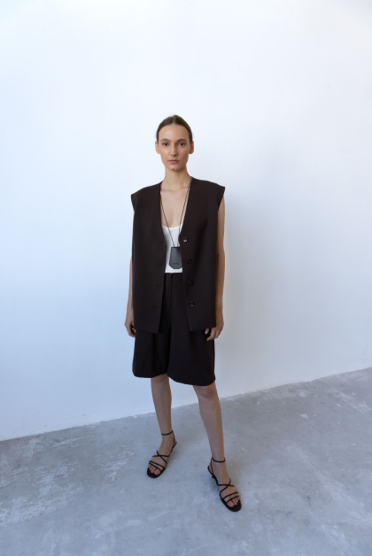 Жилет подовжений костюмного типу