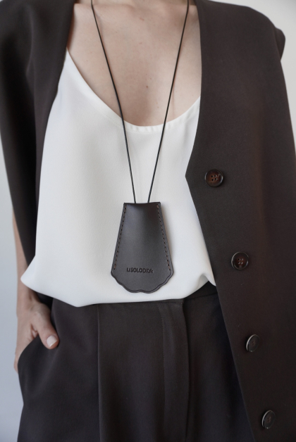 Ключниця шкіряна у кольорі темний шоколад