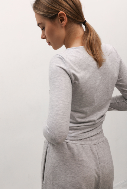 Лонгслів з вирізом