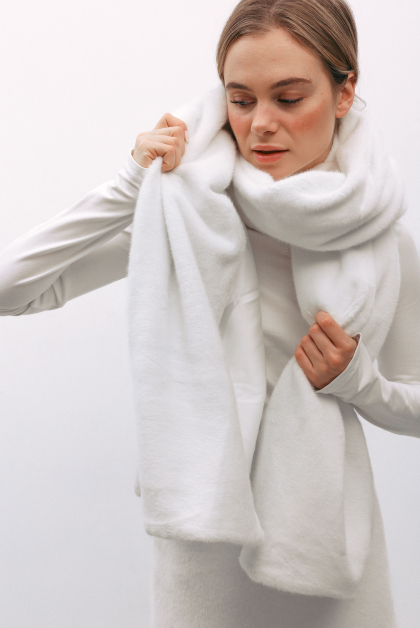 Хутровий шарф з атласним підкладом