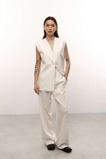 Штани палаццо у білому кольорі