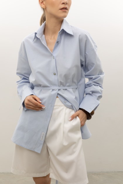 Блакитна сорочка з поясом
