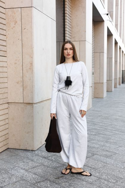 Лонгслів з вирізом